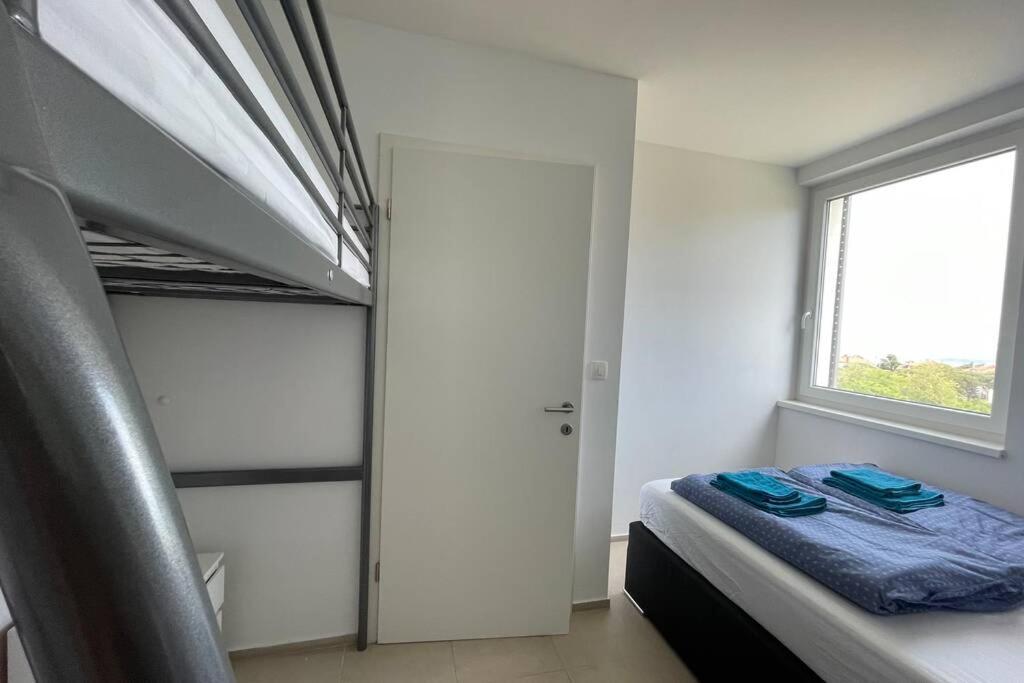 Apartment Gema - One bedroom apartment Izola Buitenkant foto